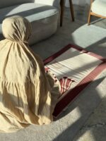 ليترز الكويت صورة إضافية رقم 2 لثوب الصلاة العنابي